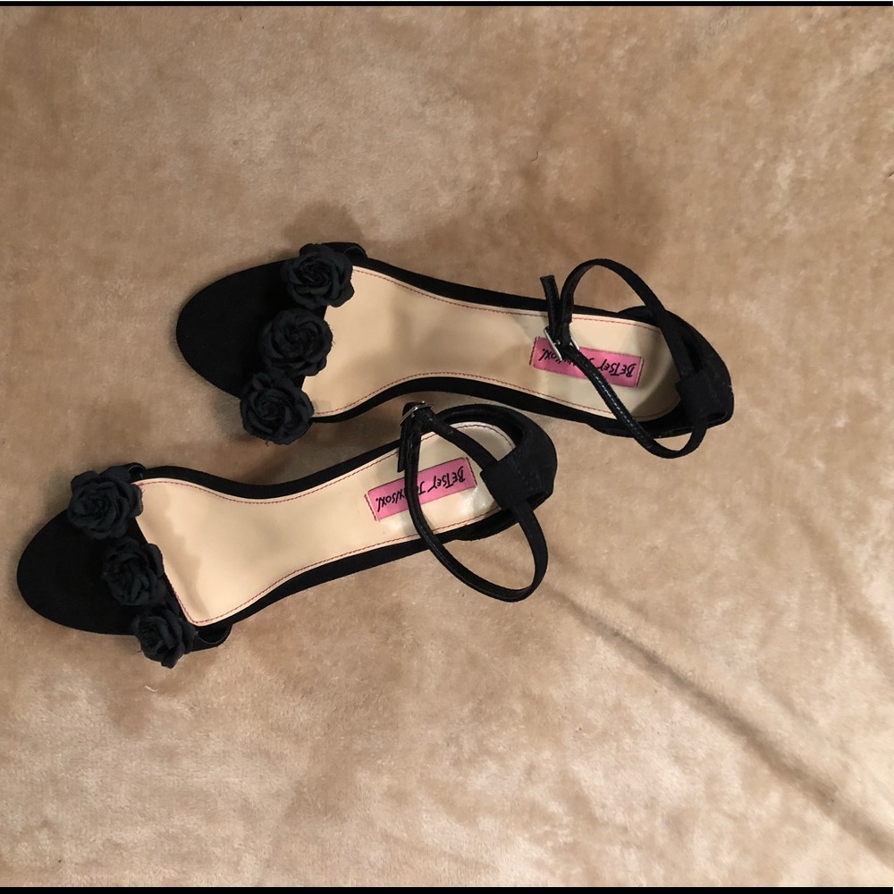 Betsy Johnson floral heel
